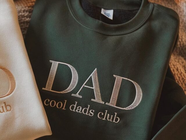 Merry Sweatshirt – Cozy & Stylish Holiday Outfit